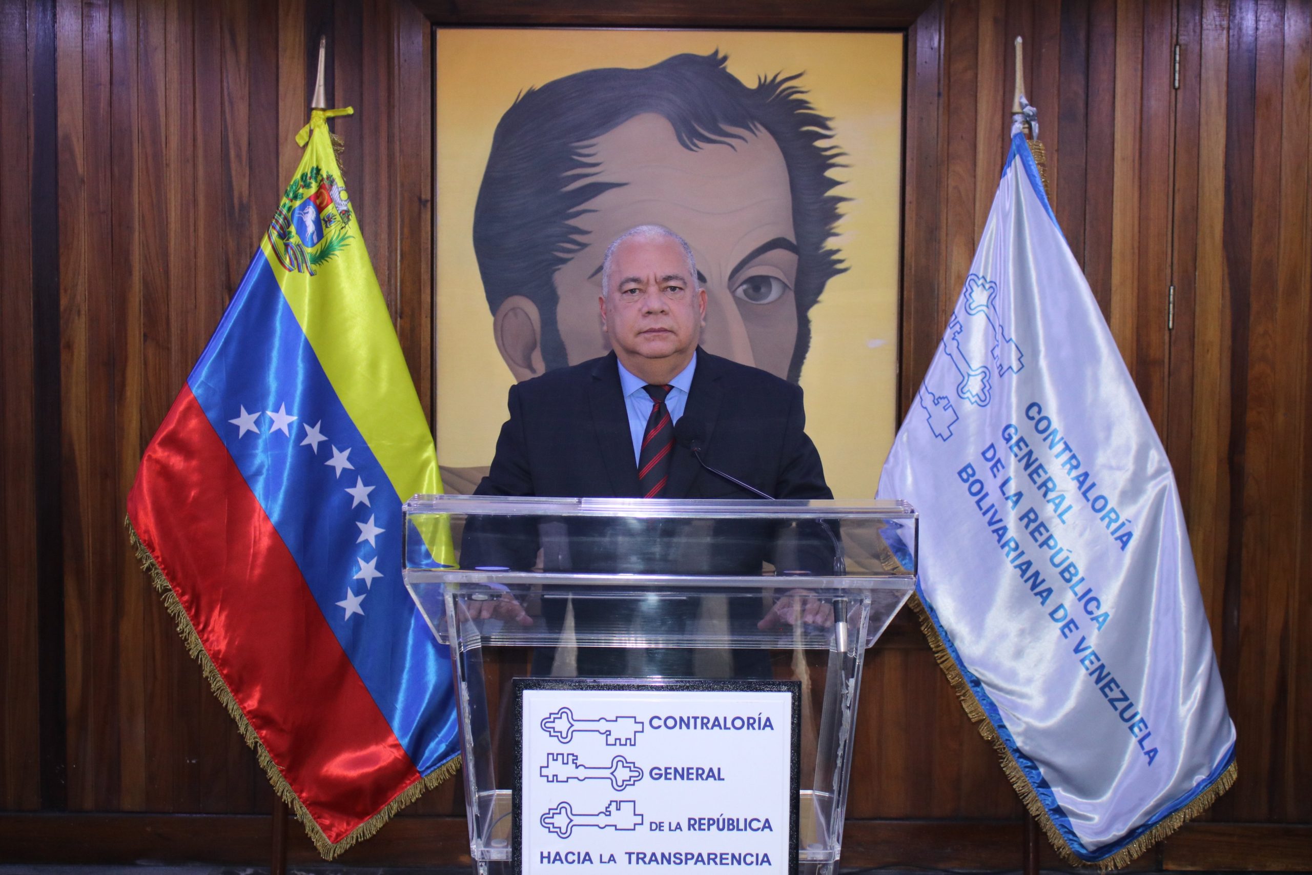 Contralor Elvis Amoroso contra la corrupción