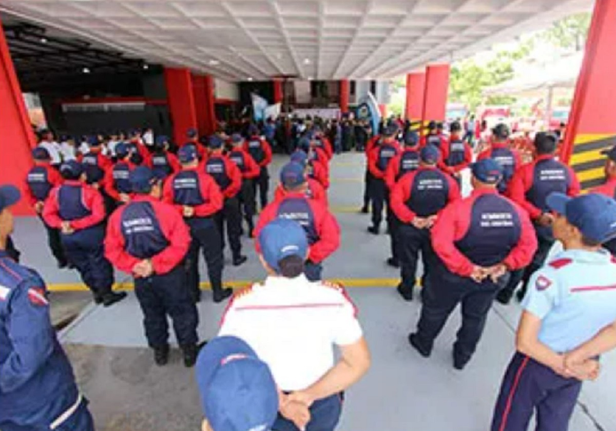Bomberos de San Cristóbal reciben sede totalmente remodelada