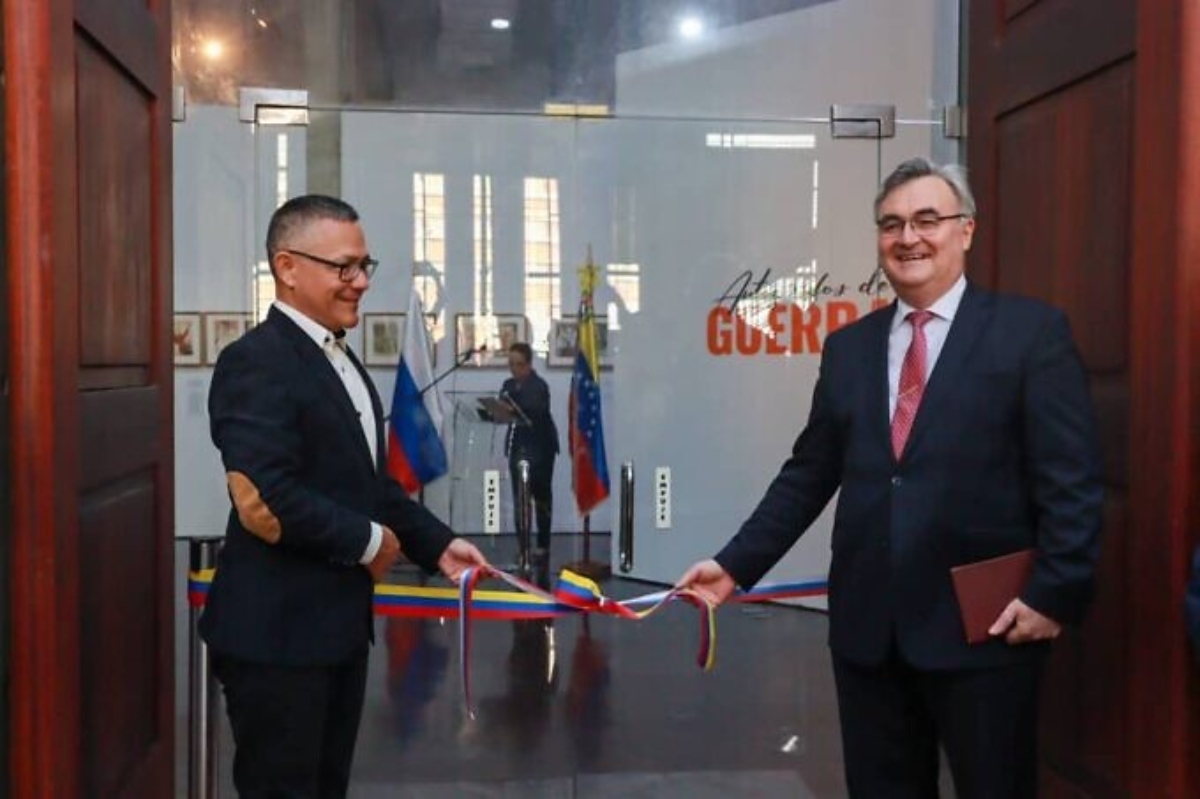 “Autógrafos de Guerra” se exhibe en la Galería de Arte