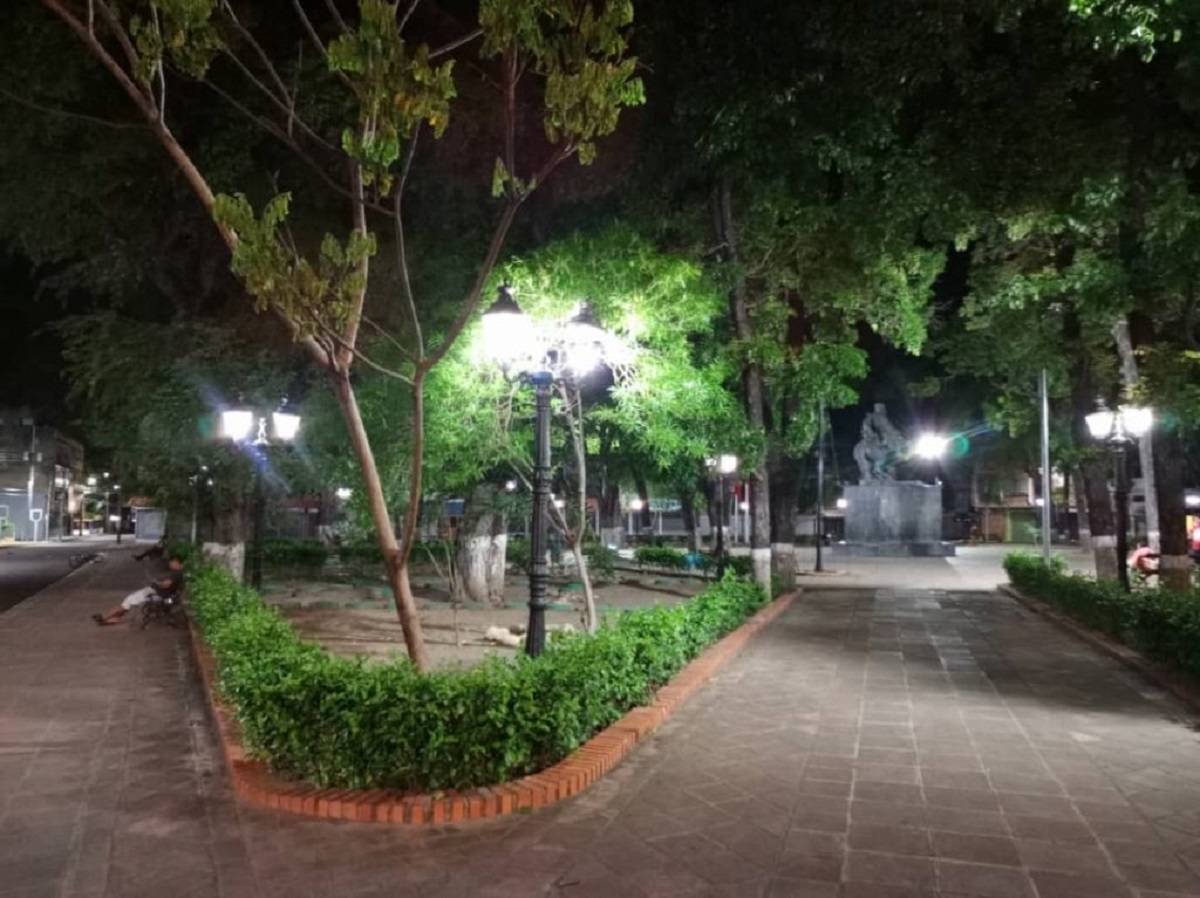 Plaza Bolívar de San Antonio del Táchira estrena iluminación