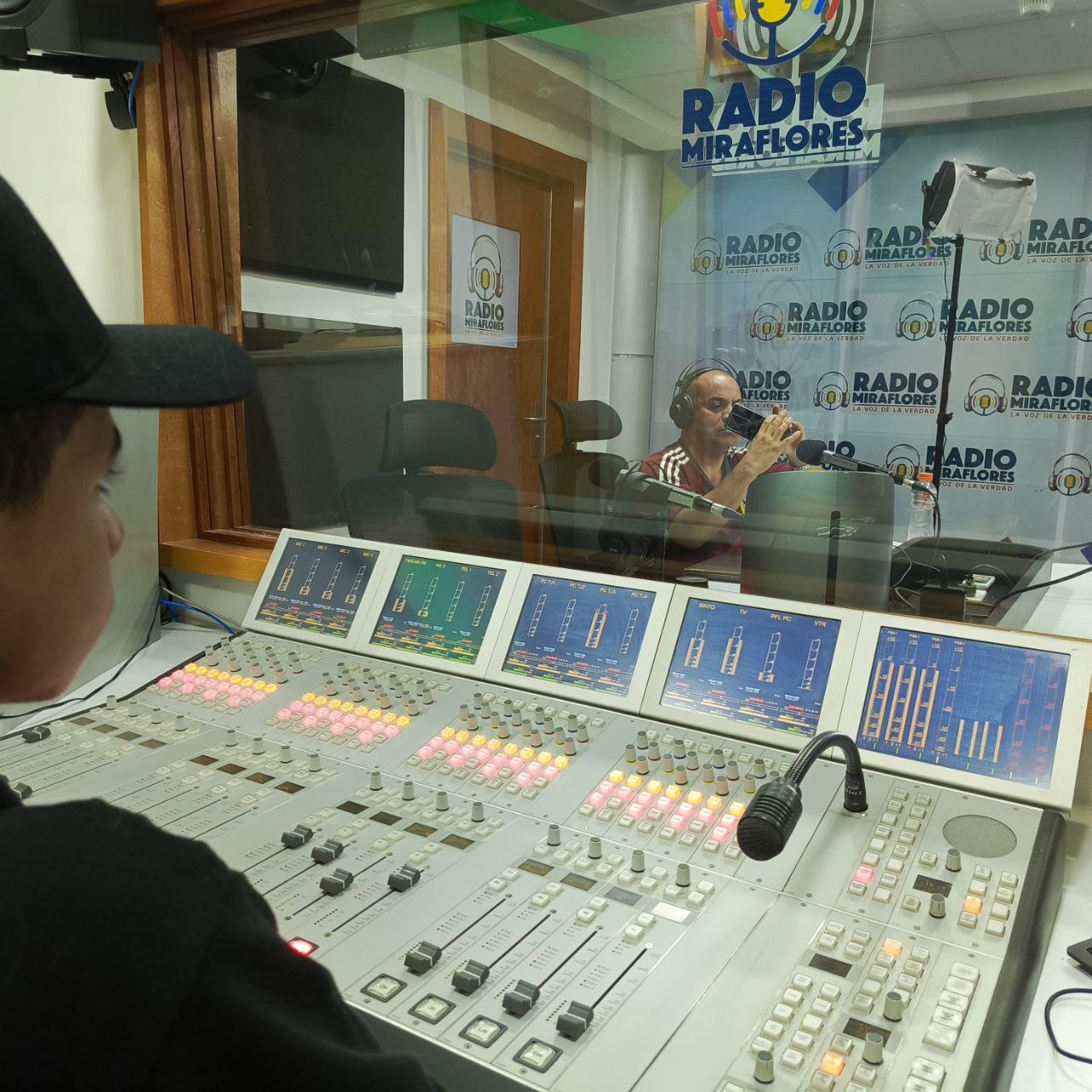 Radio Miraflores lanza canal informativo enn WhatsApp
