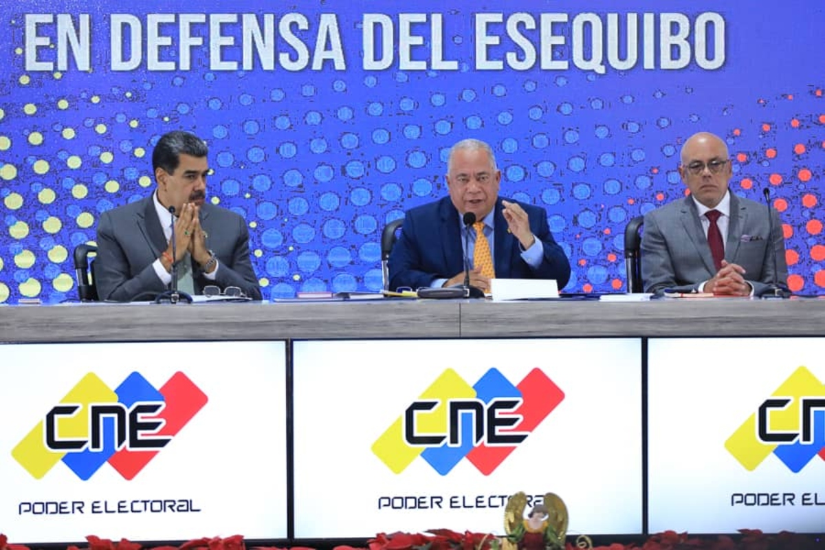 CNE presenta voluntad del pueblo al Ejecutivo Nacional
