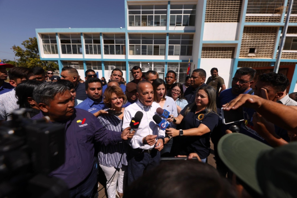 Políticos de oposición votan por la soberanía nacional