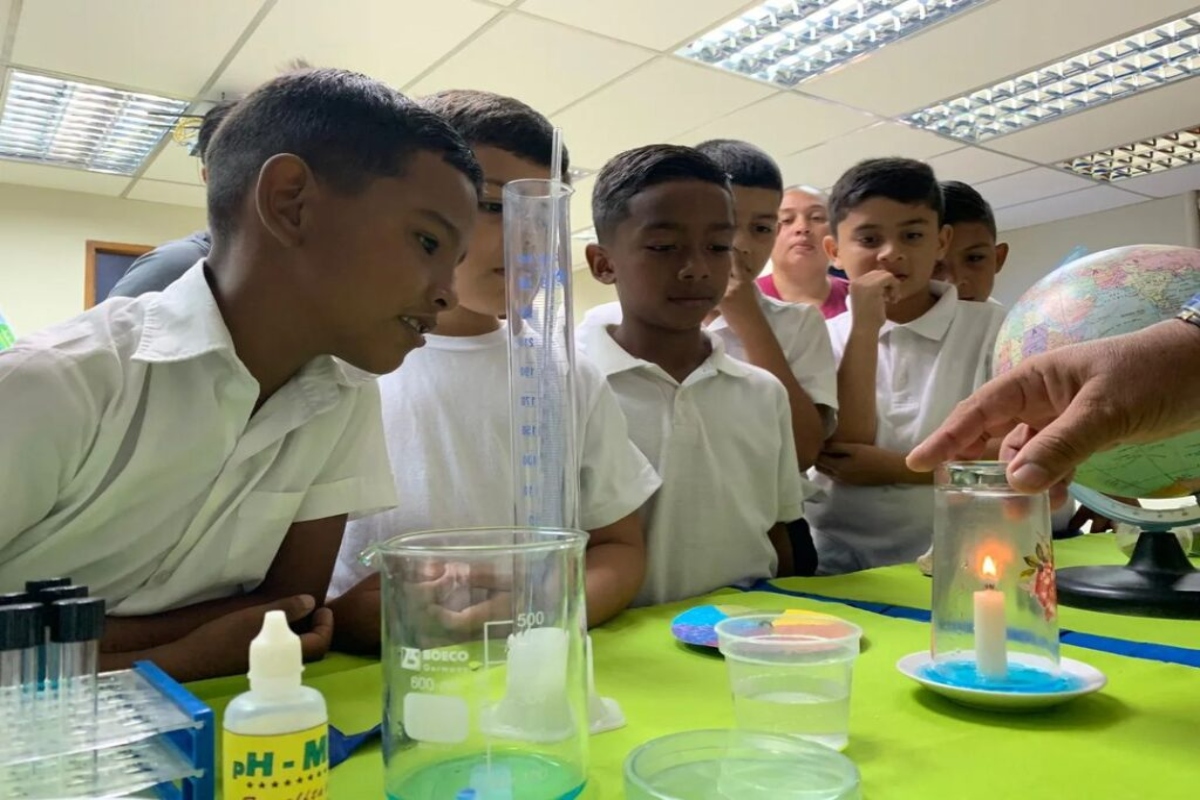 Estudiantes en Lara reciben formación tecnológica