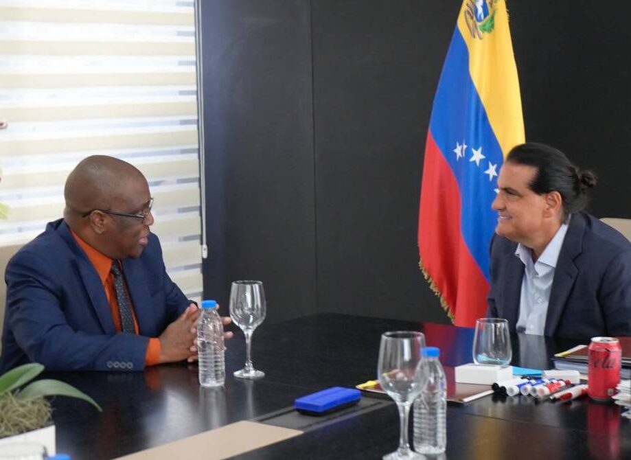 Venezuela y Zimbabue exploran agenda conjunta de inversión