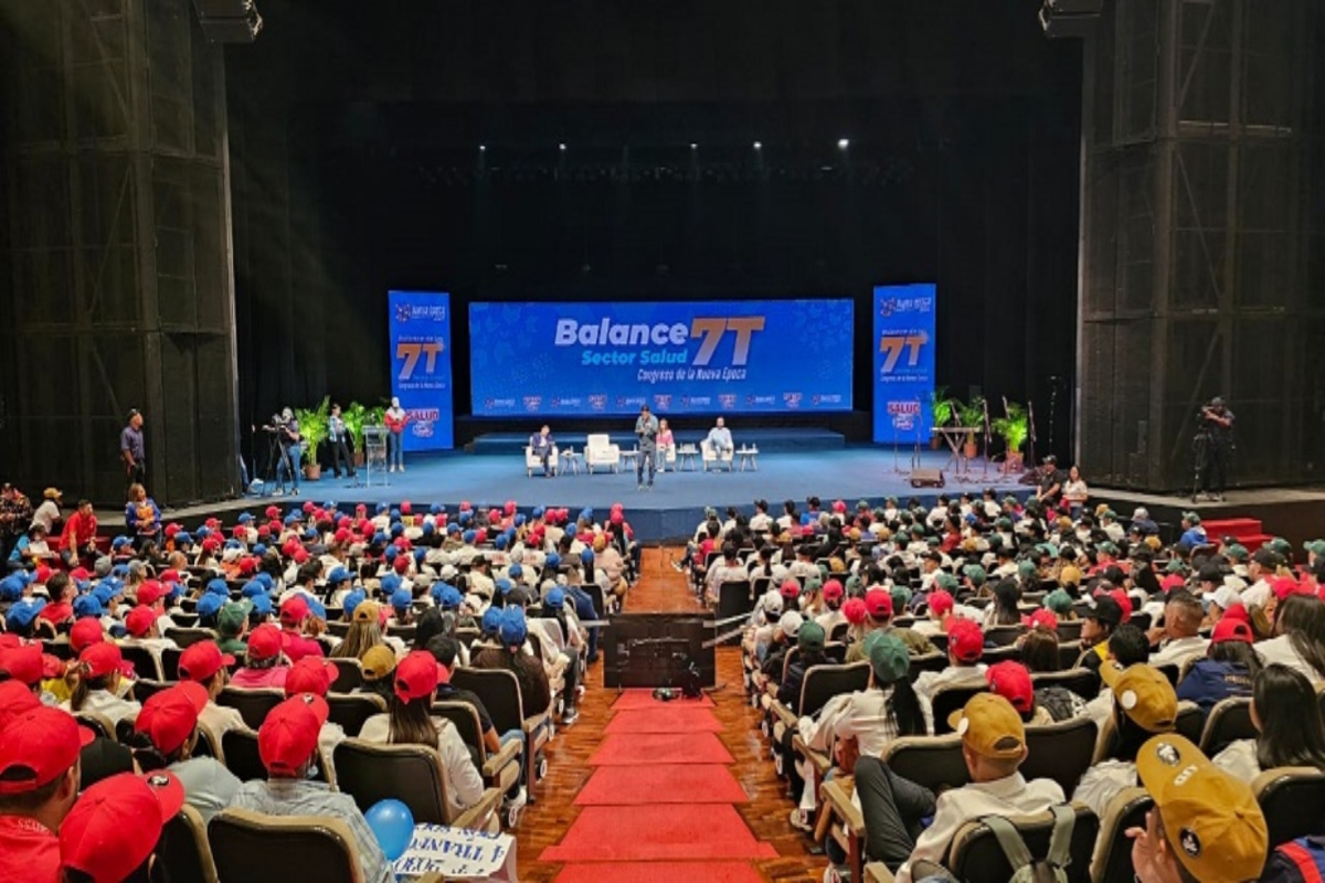 Salud Realiza debate las 7 líneas de Transformación