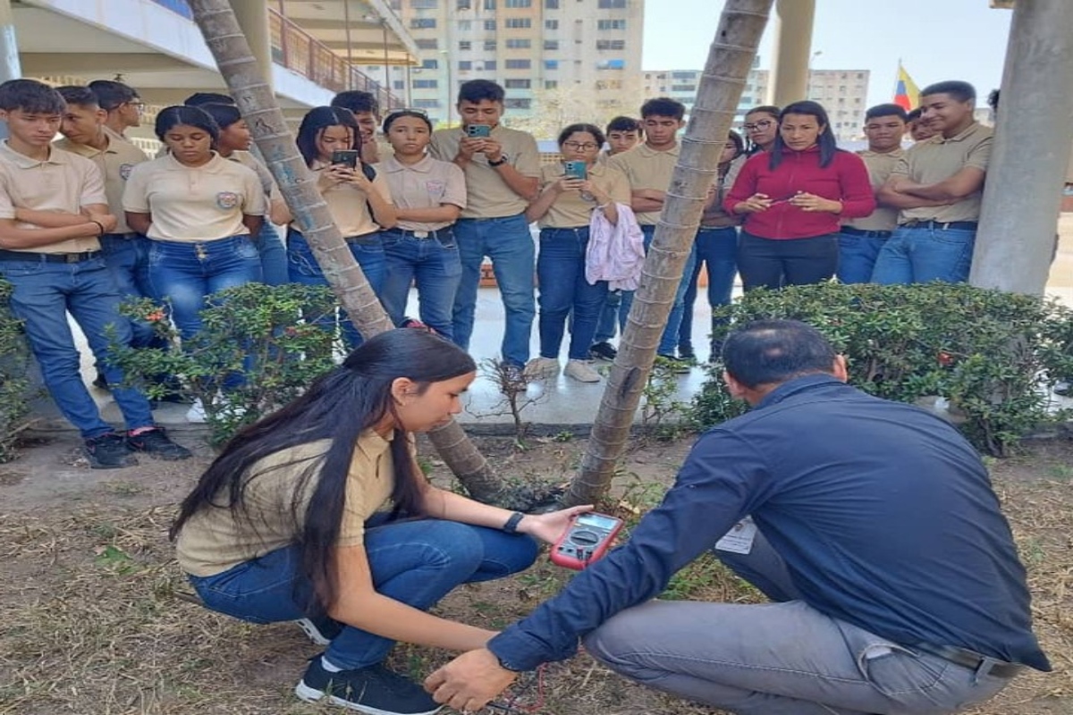 Dictan taller "Sistemas Eléctricos y puesta a Tierra" en Bolívar