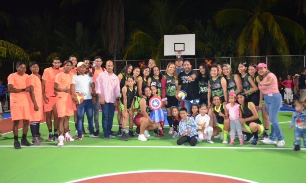 Mejoran cancha deportiva en Bejucales