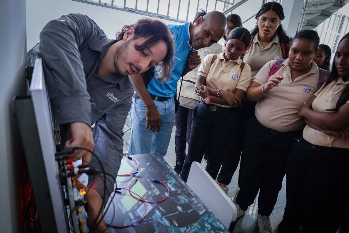 Estudiantes de cuarto, quinto y sexto grado de la Escuela Nacional Bolivariana “Estado Carabobo”, del estado Trujillo, participaron en una visita guiada por las instalaciones de la Casa de Carmona.