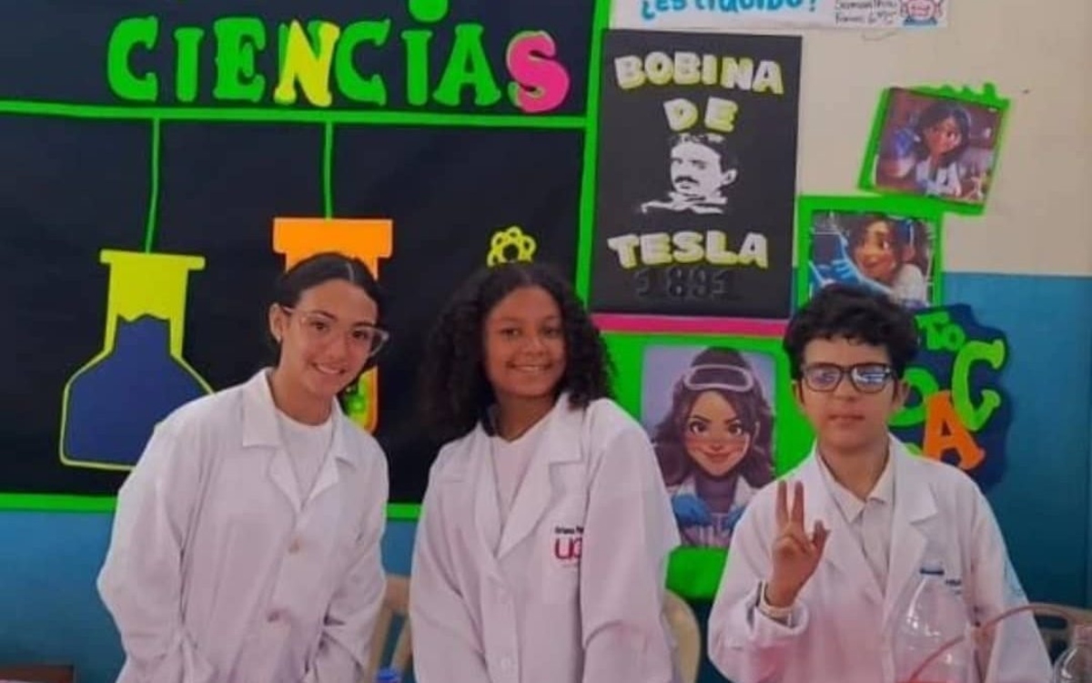 Estudiantes de Miranda participan en Congreso de Innovación