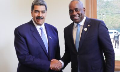 Jefe de Estado y Primer Ministro de Dominica se reúnen durante la CELAC