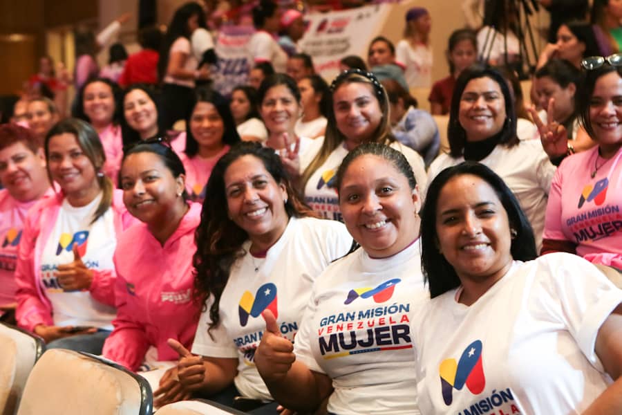 Presidente Maduro: Las mujeres son el motor de la vida y el amor