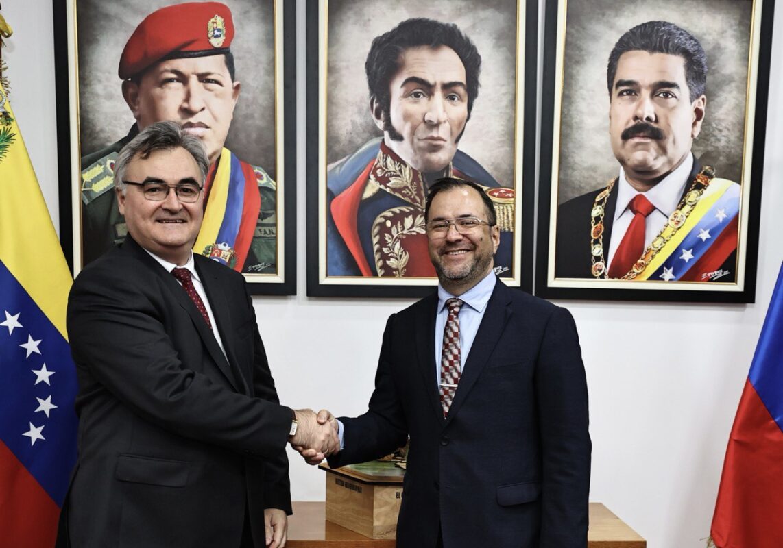 Venezuela reitera solidaridad con Rusia "en estos momentos difíciles"