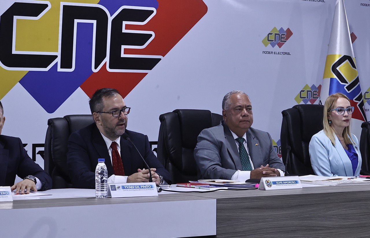 Canciller Gil destaca confiabilidad del sistema electoral de Venezuela