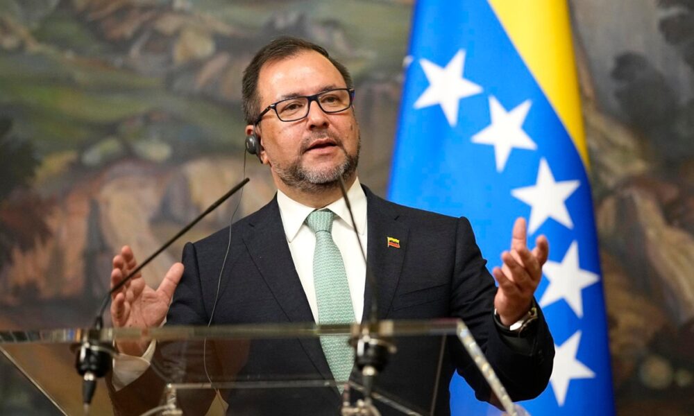 Gil: EEUU debe retirar a Cuba de la lista de países terroristas