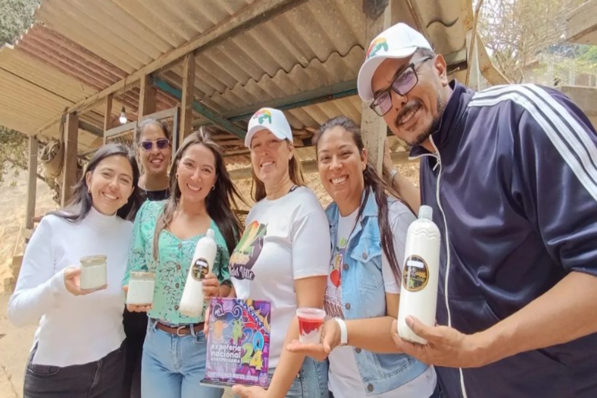 "Aprisco Chalet Ville" Muestra su capacidad productiva en Miranda