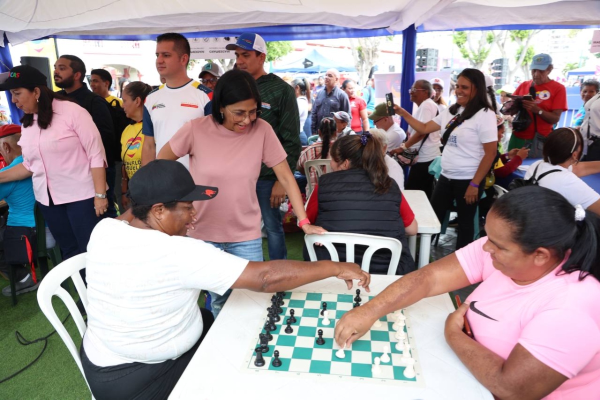 En la parroquia San Agustín, en Caracas, se desarrolló la jornada “Más Años, Más Amor”, donde abuelas y abuelos, recibieron atención integral
