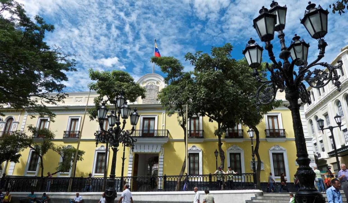 Venezuela rechaza injerencias británicas e irlandesas