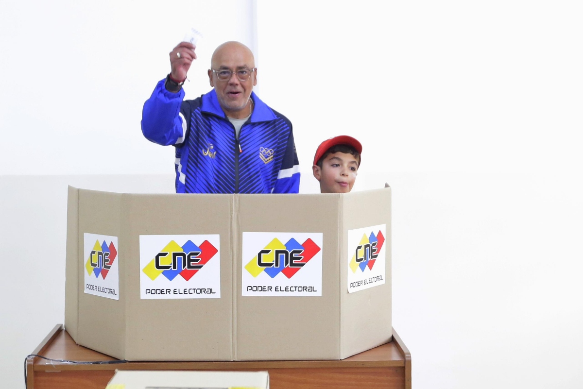 Rodríguez: estamos dando una lección de democracia verdadera en paz