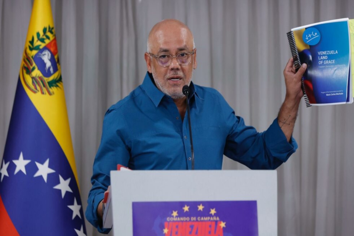 El jefe del Comando de campaña Venezuela nuestra, Jorge Rodríguez, denunció que el plan de gobierno de Edmundo González, privatizará todo