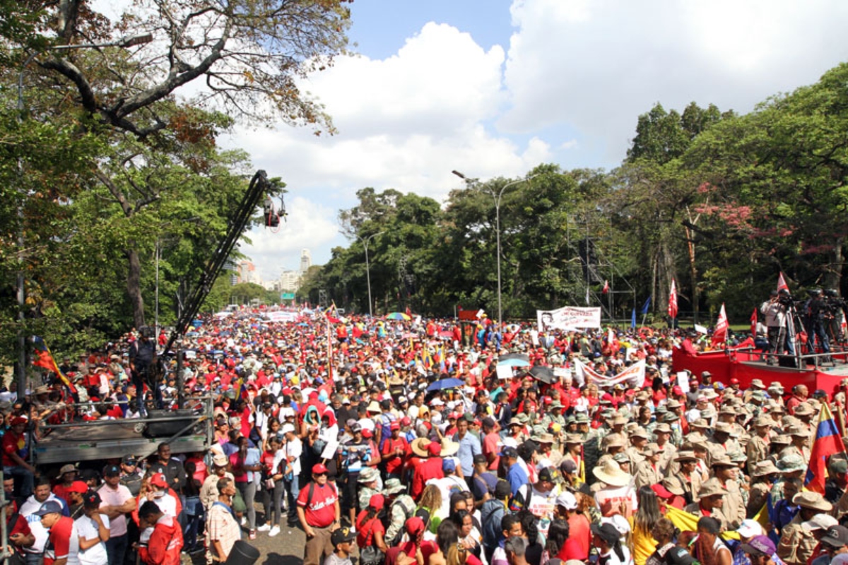 El pueblo revolucionario se moviliza hasta Miraflores