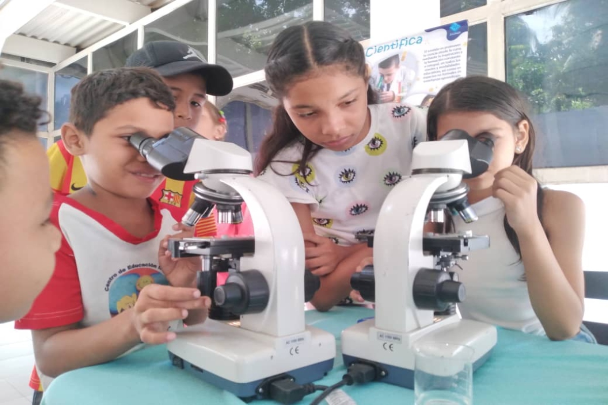Promueven actividades científica para niños y niñas de Barinas