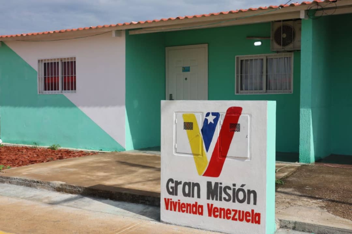 El ministro para Hábitat y Vivienda, GD Raúl Paredes, anunció la etapa de la Nueva Gobernanza del Hábitat Comunal en toda Venezuela
