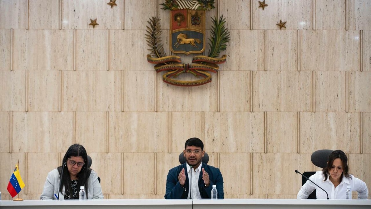 Embajadores venezolanos evalúaron planes de acción contra el fascismo