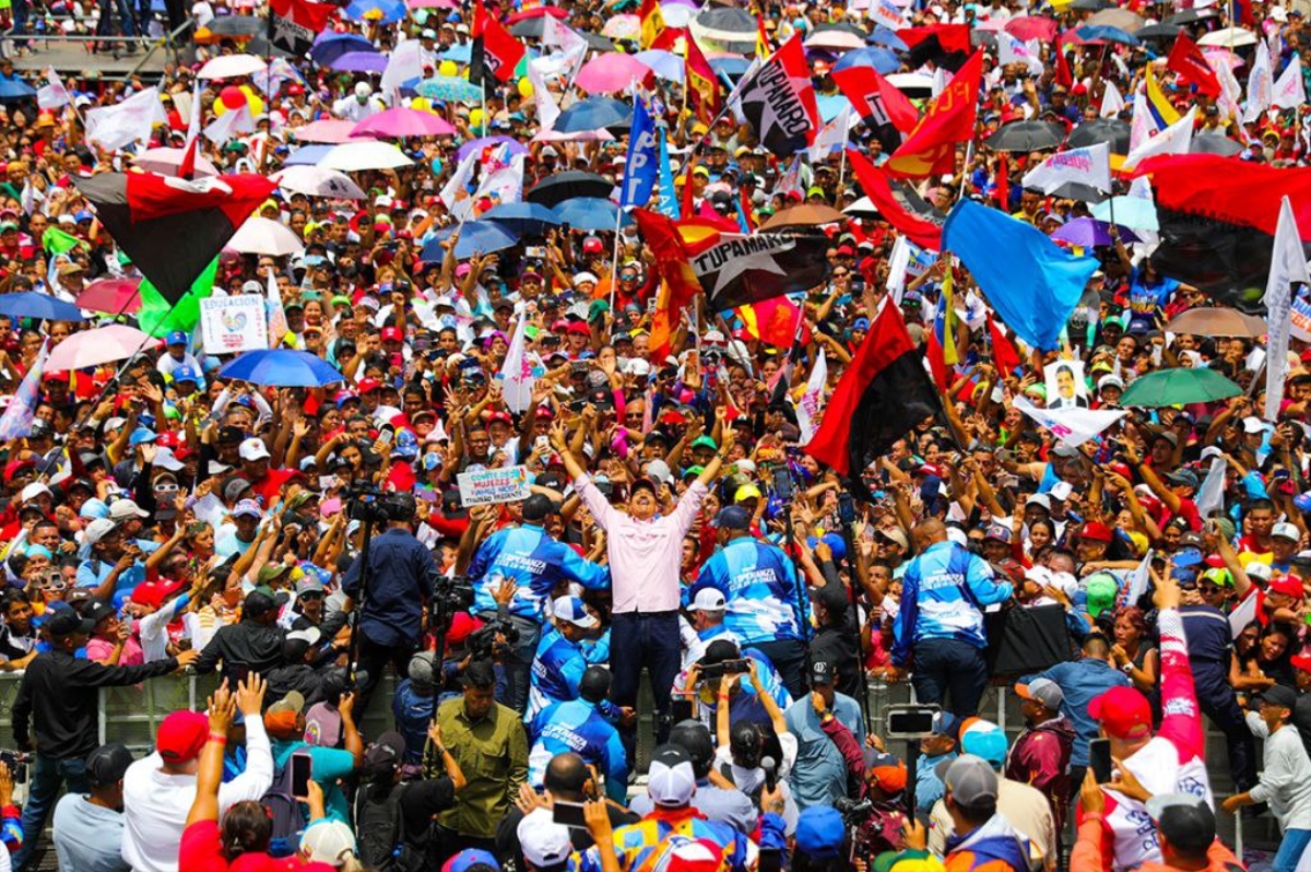 Presidente Maduro exige celeridad y eficiencia al Estado Mayor