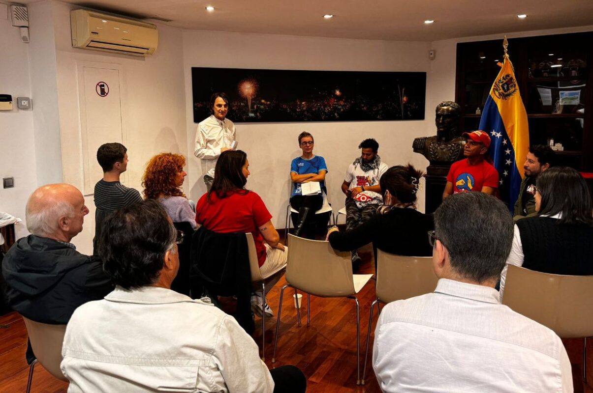 Conversatorio con comuneros tuvo lugar en Consulado de Barcelona