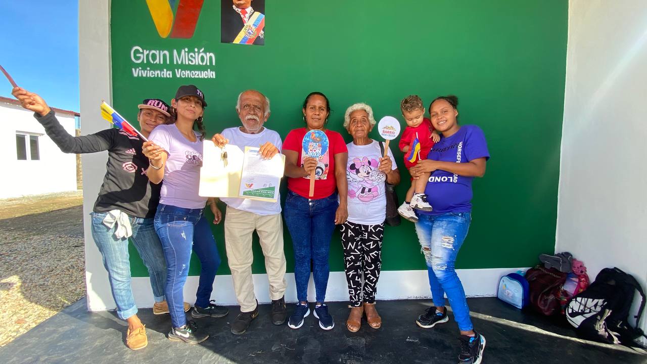Entrega de hogares en Cojedes