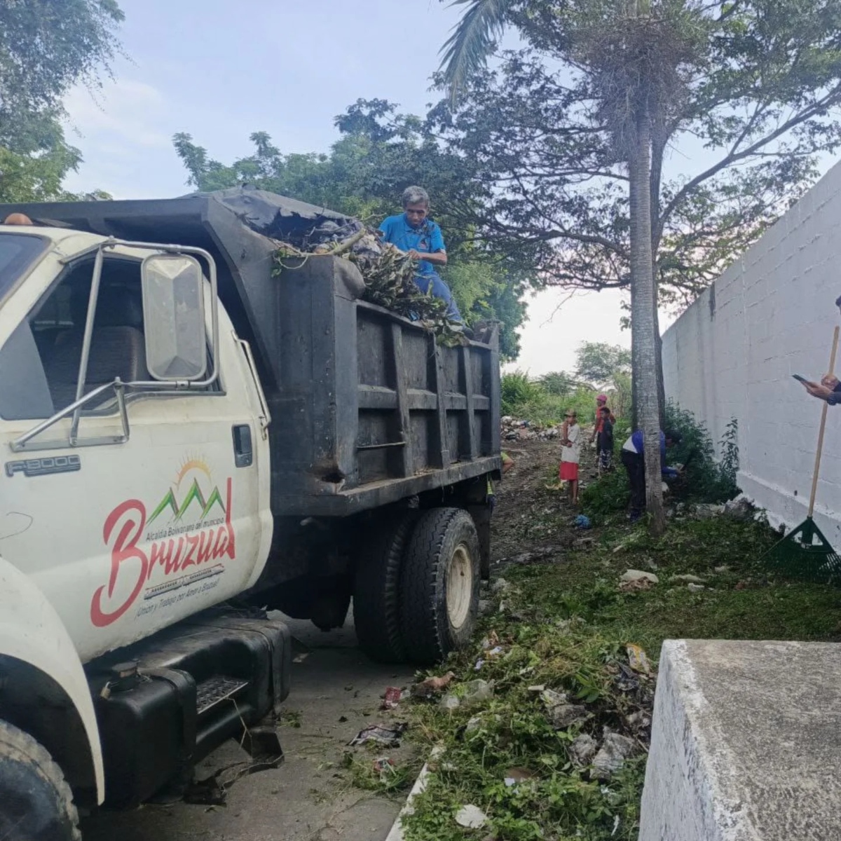 Sanean y rehabilitan espacios en comunidad de Yaracuy