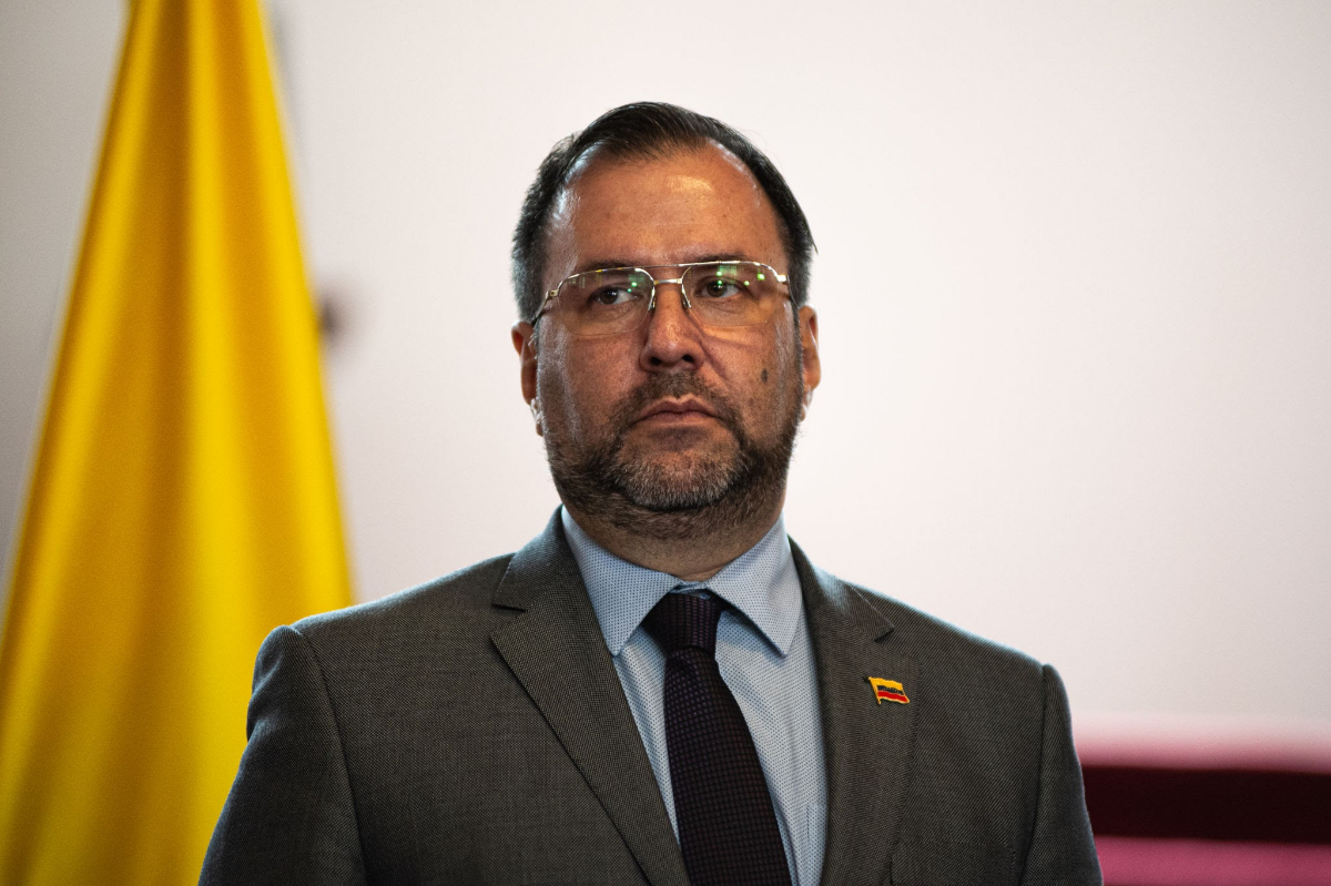 Gil acusa a Blinken de apoyar la "peor" oposición venezolana