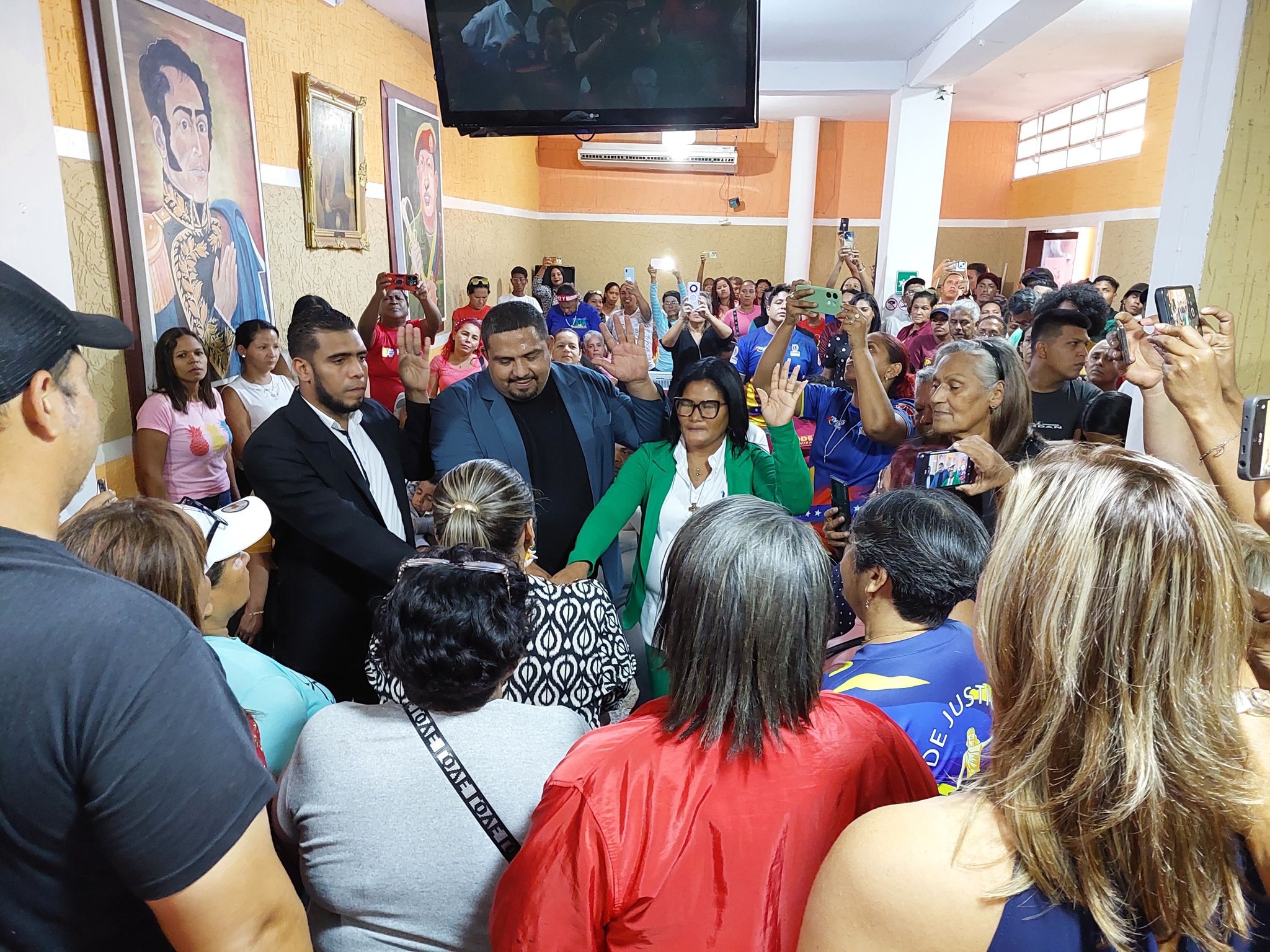 Juramentan directiva de los concejos en Ocumare del Tuy