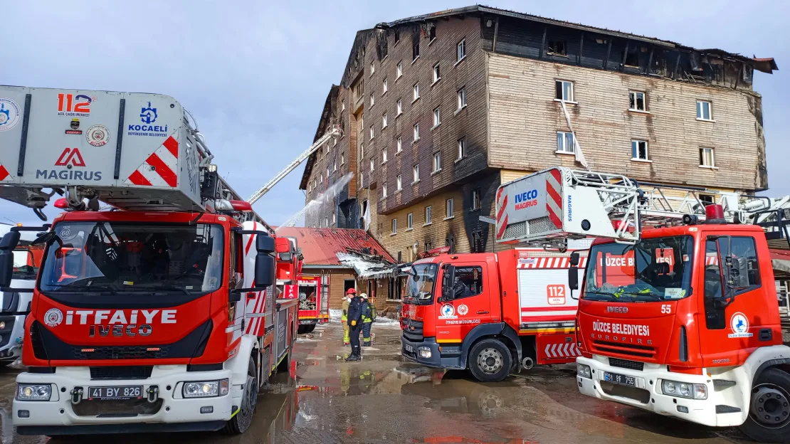 Incendio en hotel en Türkiye deja más 60 fallecidos