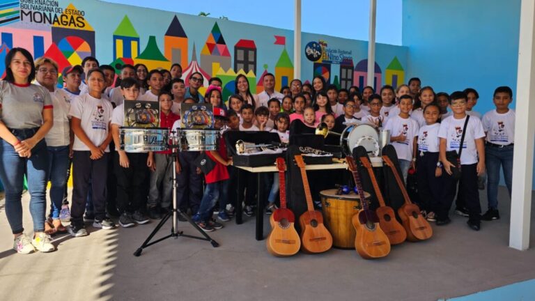 Fundación del Niño en Monagas recibe instrumentos musicales
