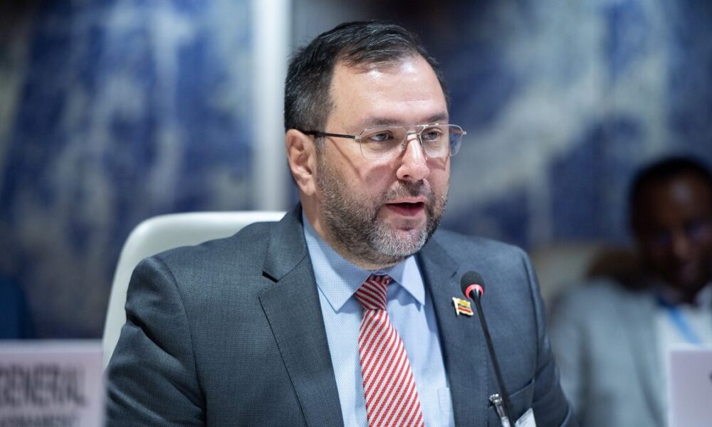 Venezuela y Gambia acuerdan fortalecer cooperación multilateral