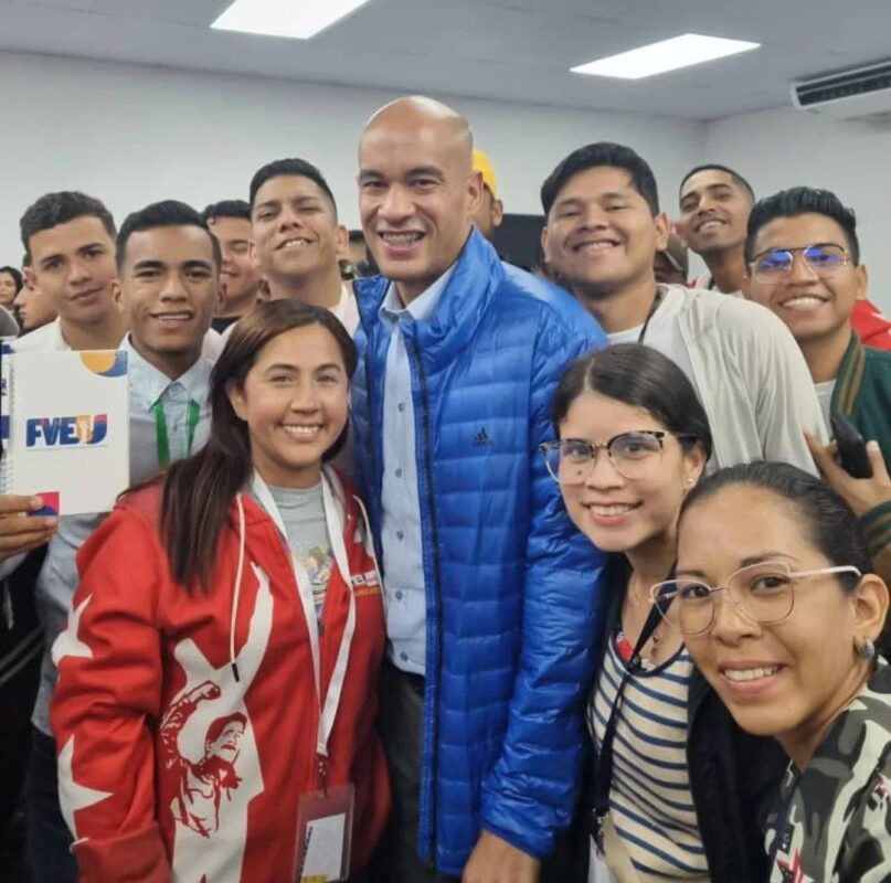 Escuela Internacional de Liderazgo de la Juventud abre sus puertas