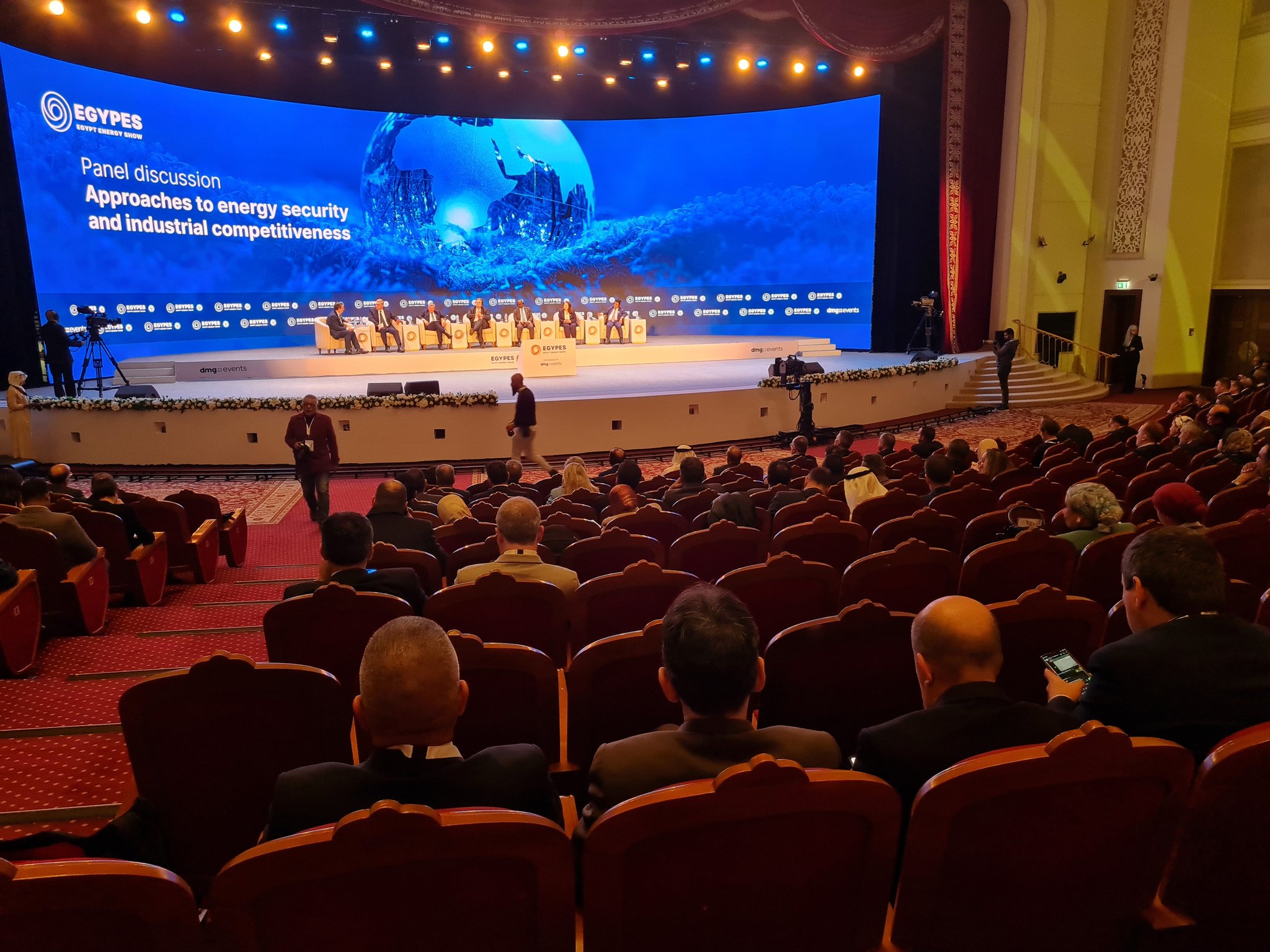 Venezuela participa en la VIII Edición de la Exposición Energética de Egipto