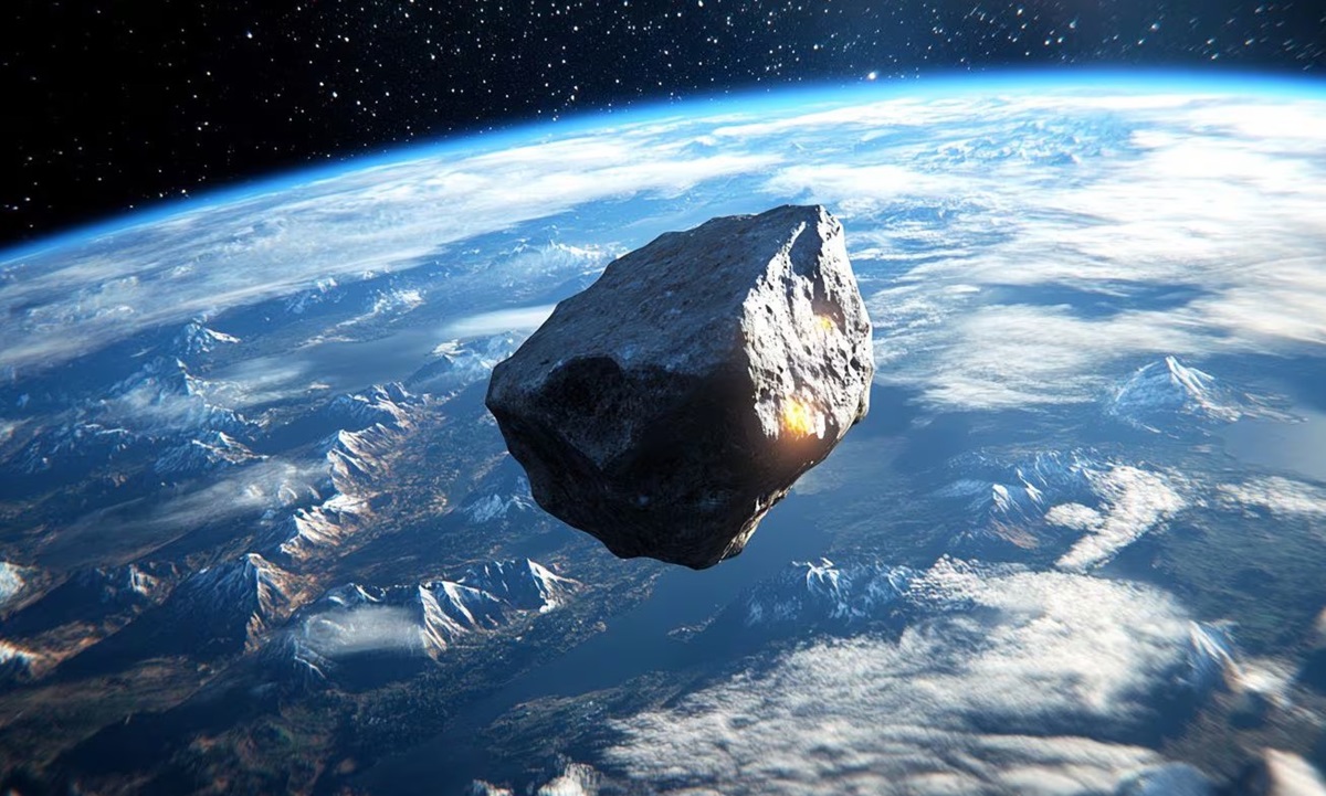 Activan alerta planetaria por asteroide cercano a la Tierra