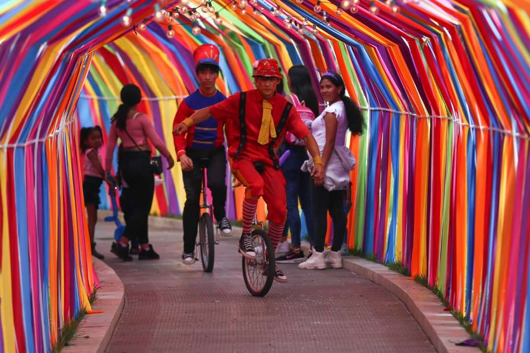 Los Próceres estalló de alegría con masiva visita por inicio de Carnaval