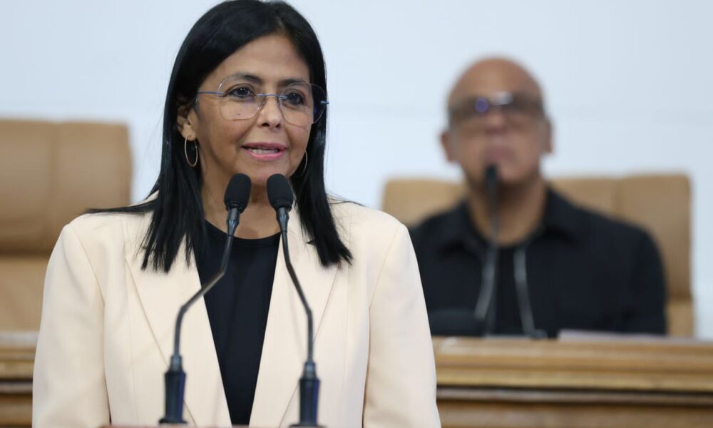 Delcy Rodríguez: producción petrolera y de gas de Venezuela se mantiene a pesar de la guerra económica