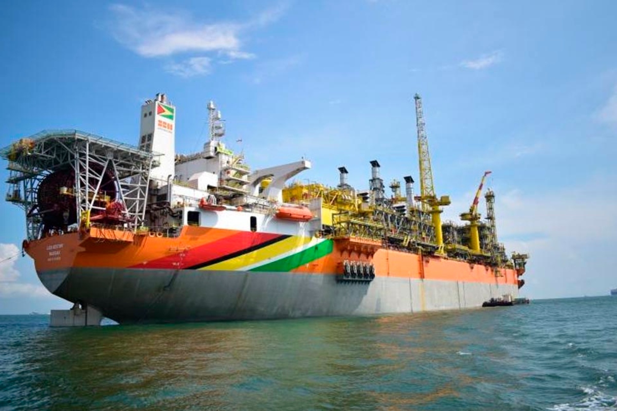 Pescadores de Guyana denuncian contaminación en aguas del Esequibo por ExxonMovil