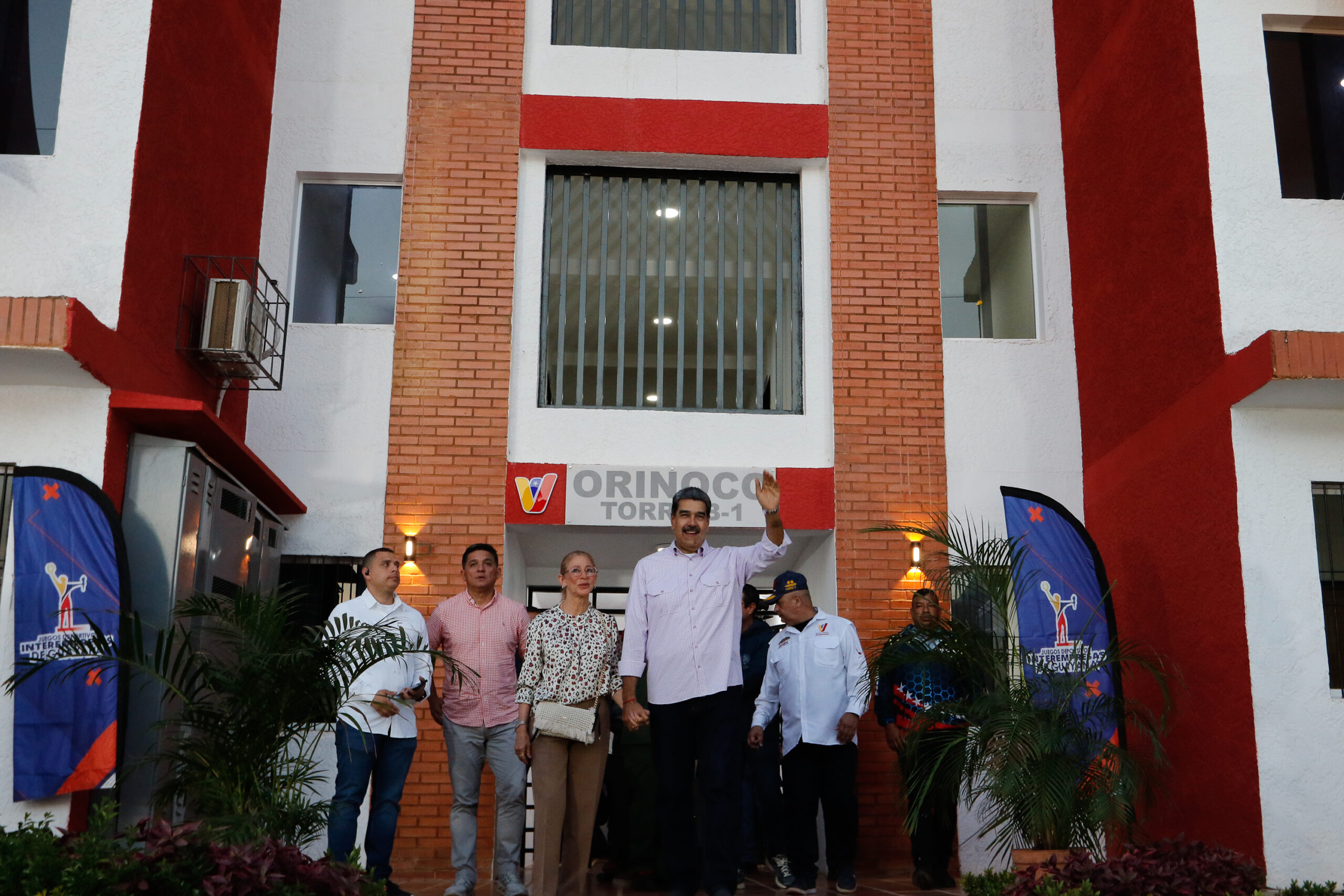 Presidente saludó al pueblo de Vietnam por 50 años de derrota imperialista