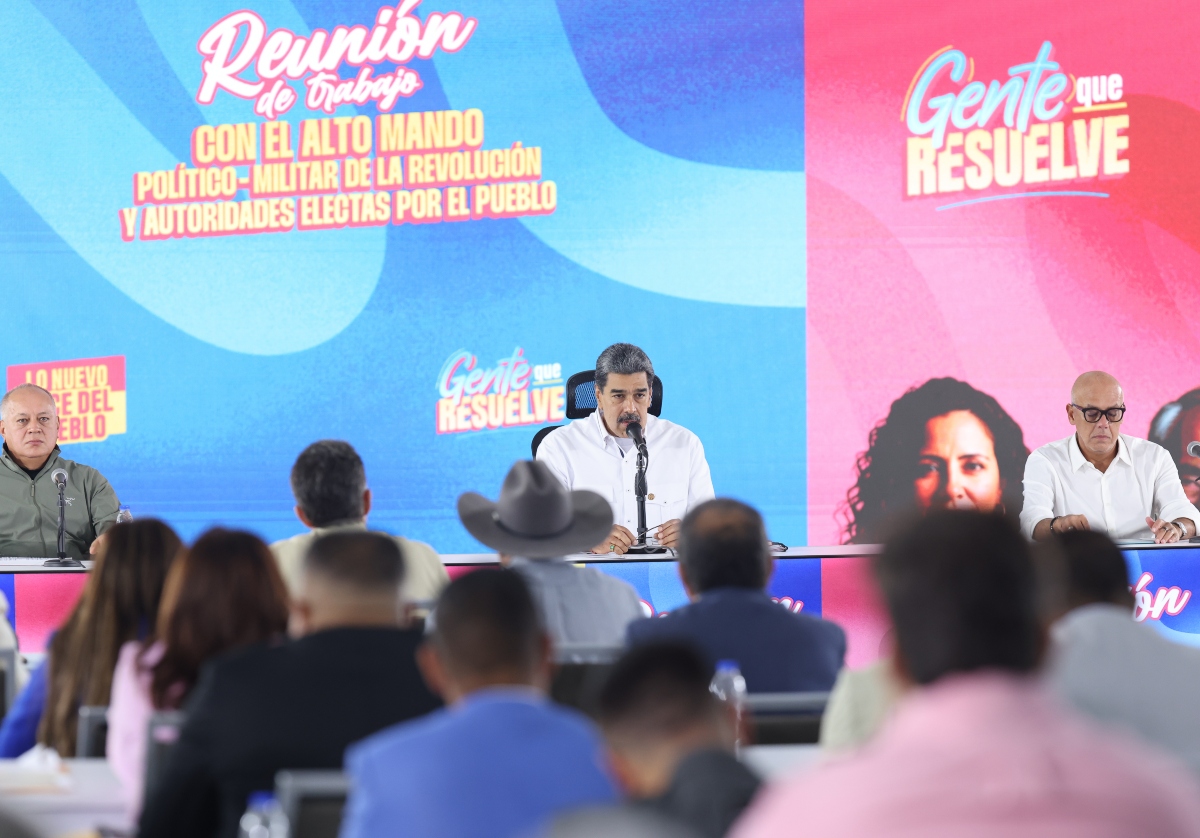 Presidente Maduro se reúne con Alto Mando Político- Militar