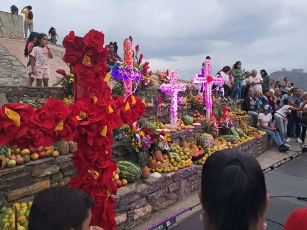 En Petare celebraron Velorio de la Cruz de Mayo