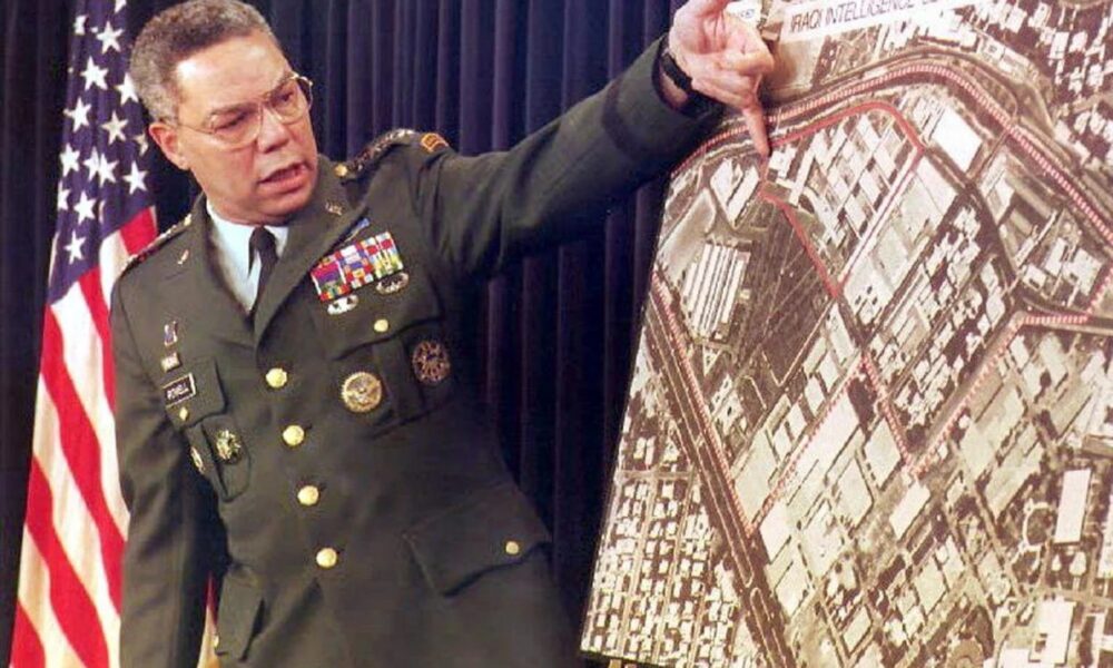 Colin Powell, secretario de defensa de EEUU que fraguó la mentira de Irak en 2003