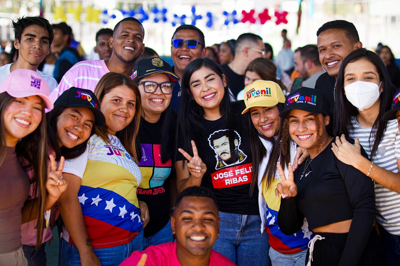 Jóvenes se preparan para primera la consulta popular de julio