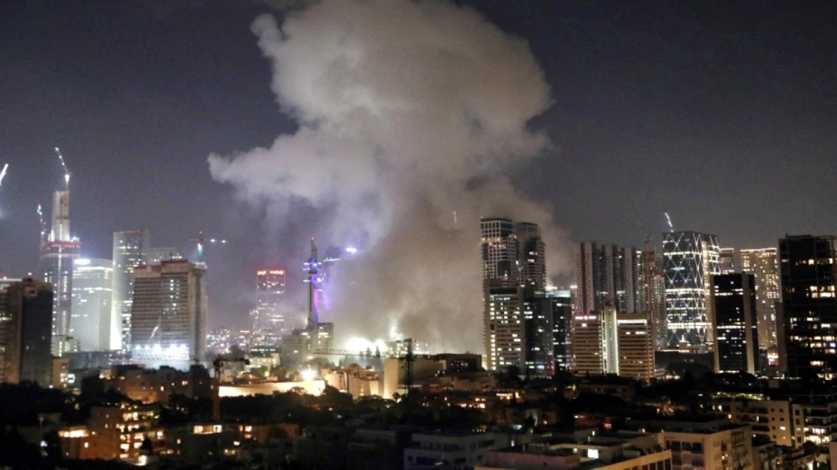 China pidió a sus ciudadanos en Israel abandonar el país por tierra
