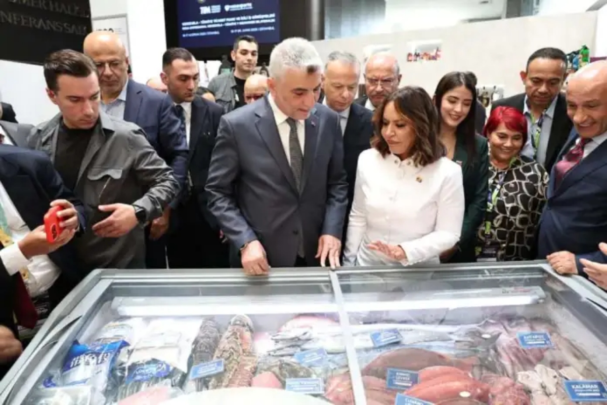 Venezuela firma 3 contratos pesqueros en Türkiye